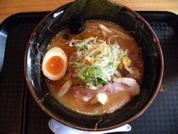 「初代けいすけ 極上渡りガニの味噌ラーメンDX」@新!東京らーめんチャンピオンの写真