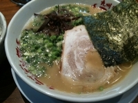 「ラーメン（650円）+替え玉（100円）+明太ご飯（300円）」@九州ラーメン つばめ軒の写真