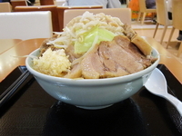 「ミソ（中）+豚（ヤサイちょい増し、ニンニクW、アブラW）」@ジャンクガレッジ イオンレイクタウンmori店の写真