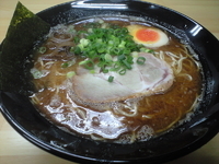 「魚粉豚骨醤油らーめん」@豚骨ラーメン 新井商店の写真