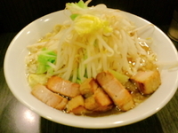 「らーめん（並）200g（ニンニク）650円」@らーめん破顔おおびるの写真