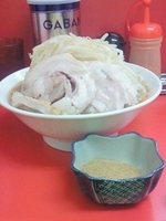 「ミニラーメン 魚粉 アブラ少なめ」@ラーメン豚塾の写真