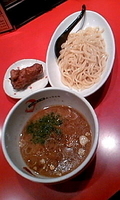 「醤油つけ麺680円+からあげ（クーポン）」@つけめん工房 浅草製麺所の写真