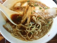 「特製くろいぶし（味玉を燻製玉子に変更）」@ら～めん煙の写真