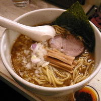 「らーめん 700円 + アーモンド☆らー油」@ORAGA NOODLESの写真