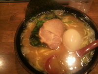 「ラーメン+半熟玉子」@濃厚豚骨醤油ラーメン 太龍軒 恵比寿本店の写真