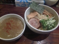 「つけそば（700円） 大盛（麺3玉:無料） 冷盛」@中華そば わさびの写真