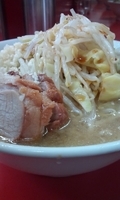 「ラーメン（麺硬め・カラメ） [650円]」@ラーメン二郎 松戸駅前店の写真
