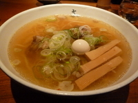 「牛すじラーメン 白」@㐂しやの写真