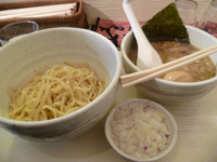 「特製つけ麺（並200g） + 玉葱（50円）」@ORAGA NOODLESの写真