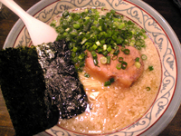 「らーめん（700円）」@らーめん にんにくや 小平店の写真