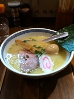 「本塩らーめん+地鶏の味付玉子」@麺肆 秀膽の写真