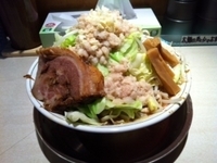 「ラーメン 全増し」@DEBU SOBA REPUBLIC 北部市場店の写真