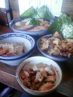 「ニボ中華そば大盛り+特製（250円）+乱切りチャーシュー+肉ご飯」@中華そば 旋の写真