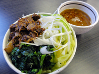 「最高つけ麺（温）950円/麺大盛り200円+キャベツ100円+ホ」@ラーメン銀家 戸塚店の写真