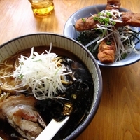 「こってり正油黒680円+からあげ丼300円」@こもり家の写真