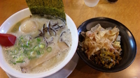 「ランチラーメン700円・・・白」@つけ麺中華そば 節 本八幡店の写真