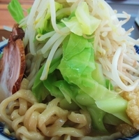 「正油ラーメン（ヤサイニンニク） 700円」@らーめん 旭郎山の写真