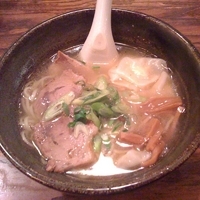 「海老塩（￥850）」@ラーメン屋 上方 段七 梅三小路店の写真