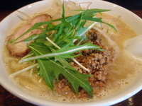 「鶏白湯ラーメン（750円）+大盛り（100円） ※ 数量限定メニ」@ねじ式の写真