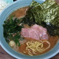 「ラーメン並（￥650）半ライス（￥0）」@横浜ラーメン 武蔵家 中野本店の写真