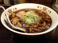 「黒ラーメン」@麺家いろは 海老名ビナウォーク店の写真