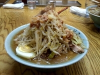 「ラーメン （麺少なめ ヤサイ ニンニク カラメ）」@ラーメン富士丸 北浦和店の写真