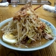 ラーメン （麺少なめ ヤサイ ニンニク カラメ）
