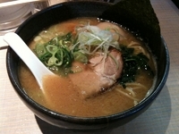 「鐙ラーメン（太麺）+大盛り+味玉（￥690+￥100+￥100）」@麺や鐙壱番の写真