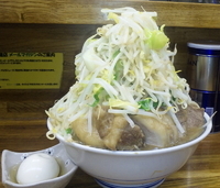 「小豚ラーメン（野菜増・ニンニク無）+味玉」@ラーメン二郎 新小金井街道店の写真