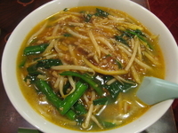 「ニラソバ[900円]」@元祖紙焼き ホルモサの写真