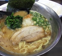 「濃厚鶏白湯らーめん+半ライス（無料）」@二代目ラーメン処「まるは」 旬の写真