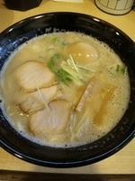 「しおかさね味（味玉トッピング）」@らーめん奏の写真