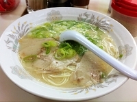 「長浜らーめん+替玉（ばり）」@長浜ラーメン 一二三 紅梅町店の写真