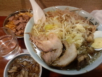 「らーめん + 辛ネギ」@ラーメン富士丸 西新井大師店の写真