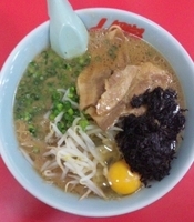 「やみつき豚玉ラーメン肉w（期間限定）+岩のり」@ラーメン山岡家 千葉鎌ヶ谷店の写真