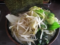 「醤油ラーメン（オープン記念でトッピング二品無料）650円」@壱成家 柏店の写真