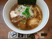 「醤油らーめん半熟味付け玉子入り」@麺処 びぎ屋の写真