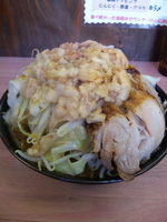 「ラーメン（全マシ） 650円」@魔人豚の写真