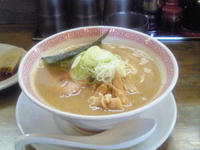 「濃厚魚介豚骨醤油らーめん  600円」@大衆食堂 海十の写真