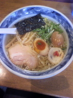 「塩らーめん + 味玉 （650円+100円）」@らーめん しおの風 本店の写真