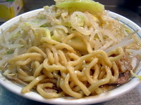 「ラーメン600円（ヤサイ、アブラ） + 味玉70円」@らーめん大 本郷店の写真