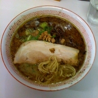 「大人の黒ラーメン￥750?・・・多分」@まむしの写真