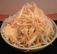 「みそラーメン<中>300g【ヤサイ・ニンニク増し】（820円）」@ジャンクガレッジ イオンレイクタウンmori店の写真