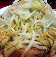 「ラーメン（麺少なめ）ニンニクあぶら 680円」@千里眼の写真