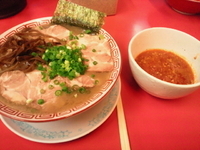 「ちゃーしゅーめん（850円）+豚トマト（100円）+替玉（替玉券」@博多長浜らーめん もりやの写真