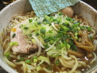 「らーめん700円+大盛100円+味玉100円」@めんや 華菜の写真