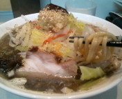 「スタミナにんにくらーめん750円」@めんや 昭和の写真