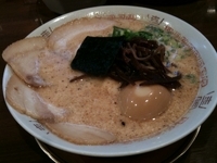 「豚骨塩チャーシューメン+味玉+替え玉（￥700+￥100+￥50」@七代目 哲麺 大和店の写真