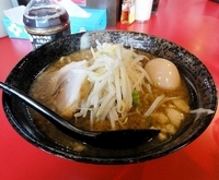 「ラーメン（小）麺・ヤサイ半分」@麺や 唯桜の写真